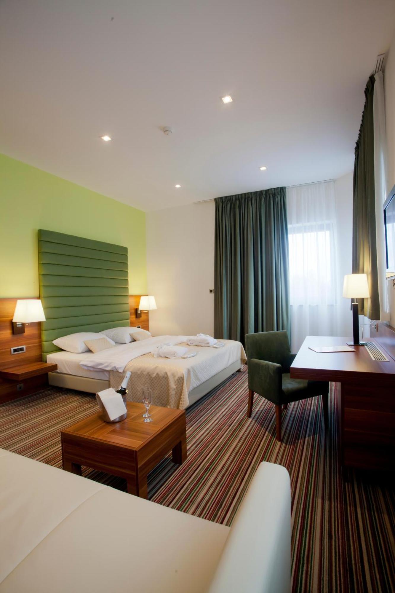 Hotel Sport Ivanicsvár Kültér fotó