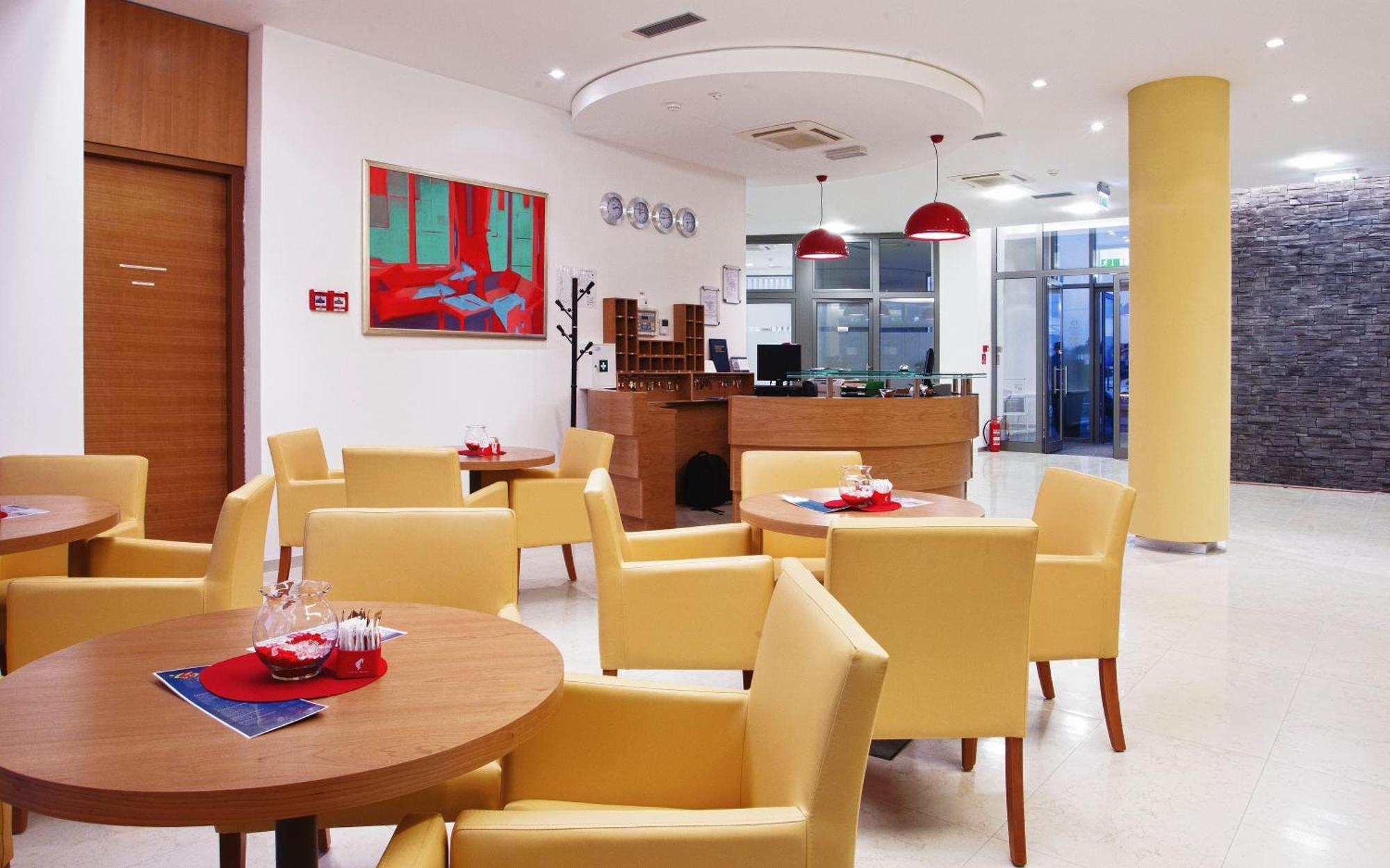 Hotel Sport Ivanicsvár Kültér fotó